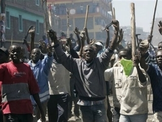 Девять высокопоставленных тюремных чиновников арестованы в Кении по подозрению в организации забастовки. Забастовка, парализовавшая работу 89 тюрем Кении, не прекращается с конца прошлой недели