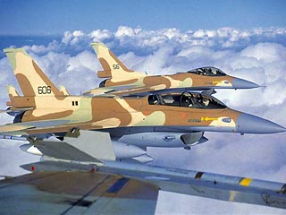 Израильские военные самолеты нарушили в понедельник воздушное пространство Ливана, выполняя разведывательные миссии над Бейрутом и другими городами страны