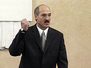 Президент Белоруссии Александр Лукашенко выступил с критикой белорусской оппозиции, обвинив ее в связях с иностранными государствами и стремлении дестабилизировать обстановку в стране