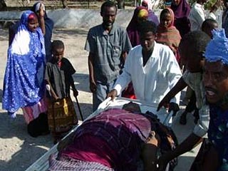 По меньшей мере 12 человек погибли и еще 15 ранены в воскресенье в межклановых столкновениях на западе Сомали