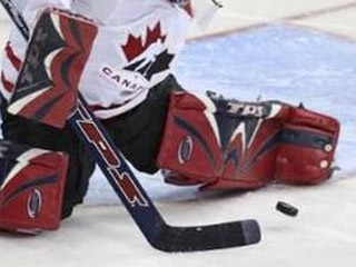 В ворота сборной России по хоккею встал канадский голкипер