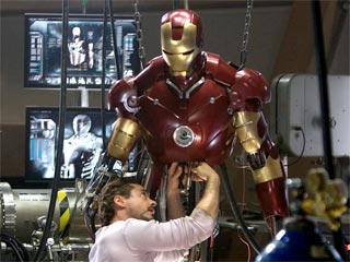 Воодушевленная грандиозным успехом первой части, создатель фильма "Железный человек", киностудия Marvel Studios, объявила о своих планах снять сиквел ленты, премьера которого состоится в 2010 году