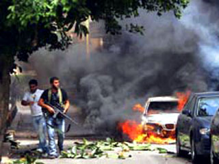 В ходе продолжающихся столкновений между боевиками "Хизбаллах" и ливанскими правительственными войсками в Бейруте погибли 11 человек, более 20 получили ранения