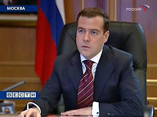 Президент России Дмитрий Медведев подписал в среду указы о назначении своих полномочными представителей в федеральных округах, сообщила пресс-служба главы государства