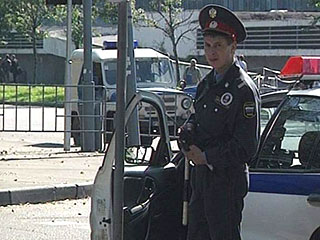 В выходные центральные районы Петербурга начали патрулировать "туристические милиционеры", призванные защитить гостей города на Неве от грабежей и разбойных нападений