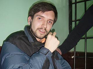 У координатора оппозиционного движения Объединенный гражданский фронт Олега Козловского в тюрьме возникли серьезные проблемы со здоровьем. Как сообщила мать активиста, ухудшение здоровья ее сына связано с голодовкой