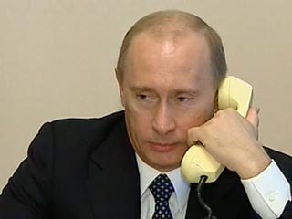 Премьер-министр РФ Владимир Путин провел 20 мая телефонный разговор с лидером Ливийской революции Муаммаром Каддафи