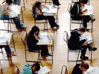 Перед британскими учащимися блеснула надежда на то, что с экзаменами у них теперь будет меньше проблем в экзаменационную пору