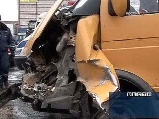 В Волгограде произошли две аварии с участием маршрутных такси. Одно из них - недалеко от кладбища