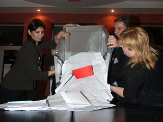 После обработки данных с 409 избирательных участков на выборах в парламент Грузии продолжает лидировать правящая партия "Единое национальное движение"