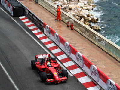 Масса на "Феррари" выиграл поул-позишн "Гран-при Монако"