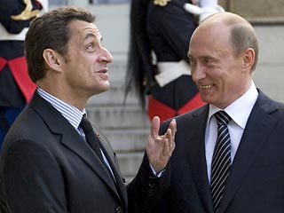 Иностранные СМИ возмущены: в ходе своего "премьерного" визита во Францию глава российского правительства Путин ведет себя "по-президентски"