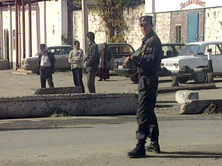 В Чечне взорвана машина начальника Сунженского РОВД: трое раненых