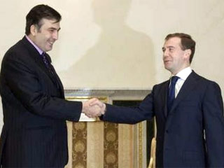Медведев встретился в Петербурге с Саакашвили