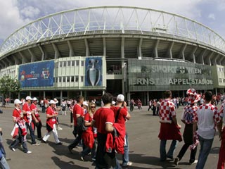 В первом матче второго игрового дня на чемпионате Европы по футболу болельщиков ждет противостояние Австрии и Хорватии