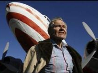 Самолет Cessna пилотировал бывший член законодательного собрания штата, 86-летний Джин Дэмшродер
