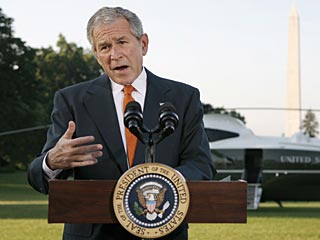 Президент Буш призвал укрепить курс американского доллара, показав, что власти в Вашингтоне испытывают все большую тревогу из-за последствий падения американской валюты