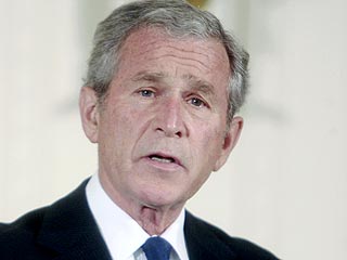 Буш сожалеет, что стал известен в мире как человек войны, и намерен передать преемнику ключи дипломатии