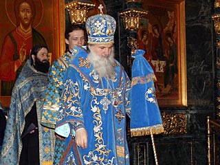 Главу РПЦ на Урале обвинили в роскоши за то, что он восседает "на троне"