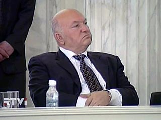 Мэр Москвы Юрий Лужков не видит смысла ехать в Грузию, политики которой предлагают объявить его персоной нон грата
