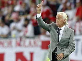 Тренер сборной Польши намекнул, что судья помог Швейцарии