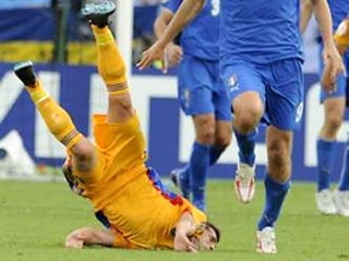 Защитник сборной Румынии не сыграет больше на ЕВРО-2008 из-за сломанного носа