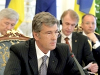 Президент Украины Виктор Ющенко назвал ерундой сведения о том, что при вступлении страны в НАТО на ее территории будет размещено ядерное оружие