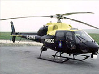 Недалеко от Кардиффа странный летательный аппарат почти лоб в лоб столкнулся с британским полицейским вертолетом, возвращавшимся на военную базу St. Athans Министерства обороны