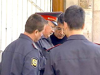 На Урале кража детской юбки за 400 руб. закончилась резней: убит милиционер, ранен охранник