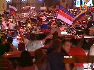 Во время празднования феерической победы российских футболистов на чемпионате Европы в столице произошло сразу несколько происшествий