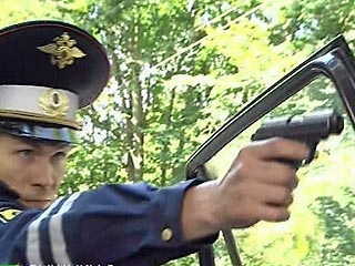 В Петербурге милиционеры открыли стрельбу, чтобы задержать пьяного солдата, угнавшего автомобиль