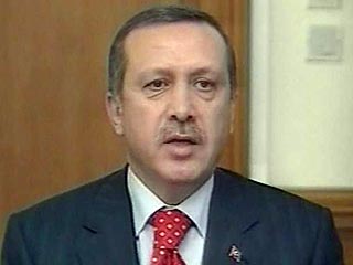 Премьер-министр Турции Реджеп Тайип Эрдоган обратился с призывом к футбольным болельщикам. Он попросил не стрелять из огнестрельного оружия в случае победы национальной сборной в полуфинале европейского первенства