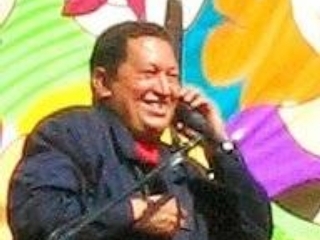 В выступлении по случаю национального праздника Битвы при Карабобо и Дня вооруженных сил Венесуэлы Чавес отметил, что провел телефонный разговор с председателем правительства РФ Владимиром Путиным