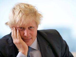 Мэр Лондона Борис Джонсон передал Скотланд-Ярду кожаный портсигар, принадлежавший бывшему вице-премьеру Ирака Тарику Азизу и присвоенный самим мэром на некой багдадской вилле вскоре после начала войны в Ираке