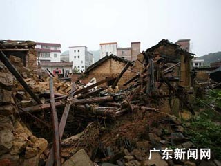 Тропический шторм Фэншэнь на юге Китая уже унес 16 жизней