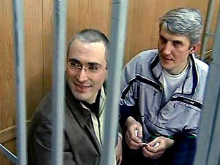 Экс-глава НК ЮКОС Михаил Ходорковский и руководитель МЕНАТЕП Платон Лебедев, которым в понедельник было предъявлено новое обвинение в хищении нефти и отмывании незаконных доходов, во вторник дали показания следствию
