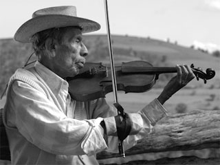 В Мексике умер знаменитый однорукий скрипач Анхель Тавира