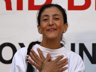 Бывшая заложница Ингрид Бетанкур заявила в интервью, опубликованном сегодня в  Journal du Dimanche, что "через несколько дней возвратится в Колумбию"