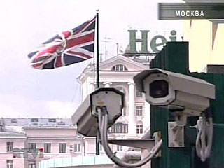 В пятницу источник "Интерфакса" заявил, что в России нашли связанного с разведкой британского дипломата - советника посольства Великобритании Кристофера Бауэрса