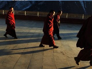 К различным срокам лишения свободы приговорены 42 участника беспорядков в Тибетском автономном районе в марте нынешнего года