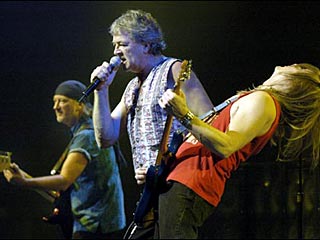 Легендарная британская рок-группа Deep Purple отправится осенью 2008 года в большой тур по российским городам