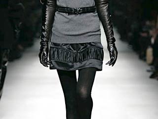 Историки моды в США доказывают, что "при экономическом буме юбки укорачиваются"