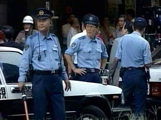 понская полиция пресекла в среду попытку захвата пассажиров рейсового автобуса, который двигался по скоростному шоссе из города Нагоя в Токио