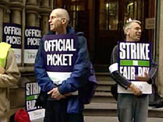 В Британии забастовали муниципальные служащие