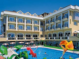 Детей должны были разместить в отеле Monaco Beach Hotel
