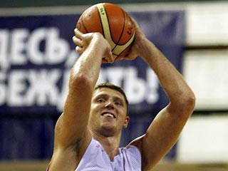 Один из лидеров сборной России по баскетболу пропустит Игры-2008 из-за разрыва связок