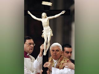 Как ожидается, возглавит крестный ход глава Римской католической церкви Папа Бенедикт XVI
