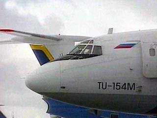 В пятницу в 20:37 при заходе на посадку в аэропорту Сочи самолета Ту-154, выполнявшего рейс Внуково-Сочи, сработала сигнализация рассинхронизации закрылков. На борту авиалайнера находились 52 пассажира. Посадка была выполнена благополучно