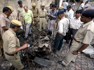 Организаторы теракта в индийском городе Ахмедабад могли действовать по сценарию нового кинобоевика национальной "фабрики грез" - Болливуда
