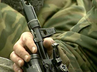 В Чечне в ходе столкновения с группой боевиков погиб военнослужащий Внутренних войск, еще трое получили ранения